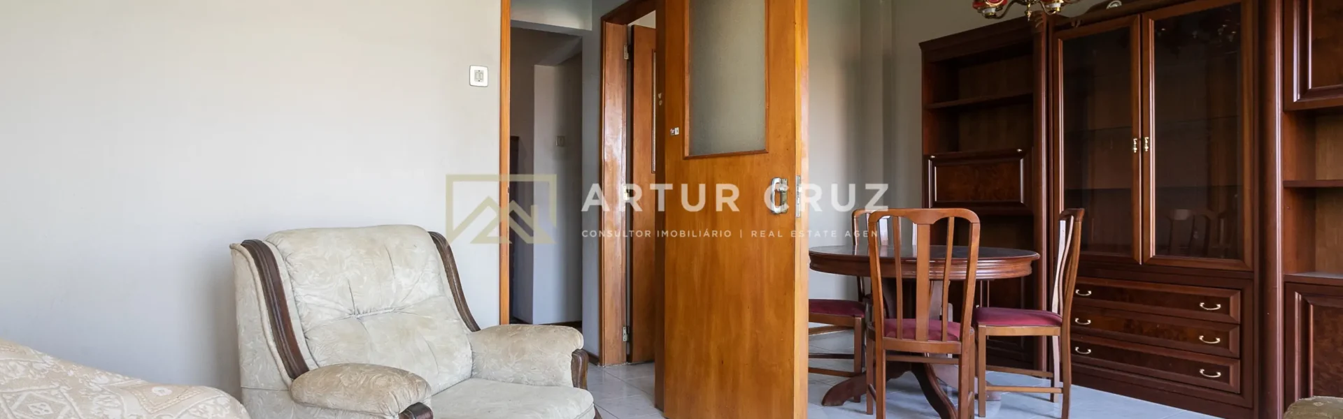 Apartment for sale in Tavira, living room with natural light