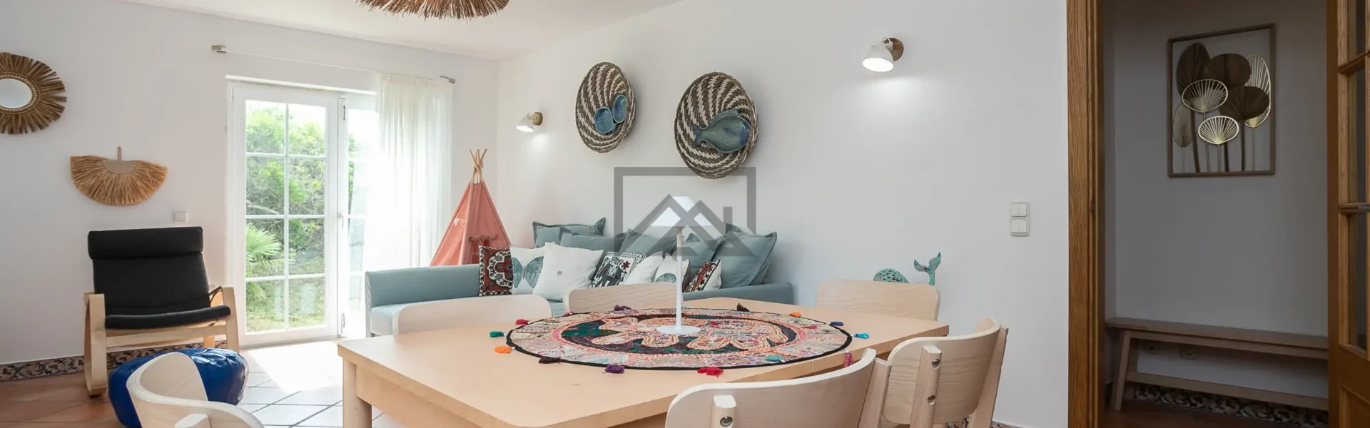 Sala luminosa de apartamento T1 na Aldeia Formosa, Cabanas de Tavira