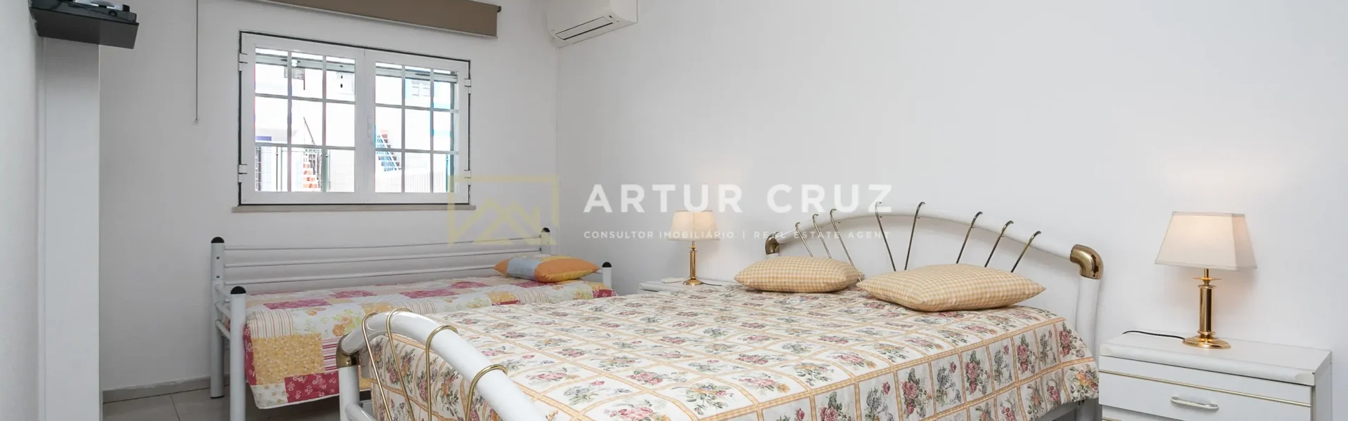 Quarto com acesso direto ao pátio, T2 Cabanas Village