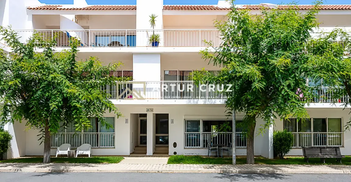 Apartamento T2 na Costa de Cabanas em Cabanas de Tavira, cozinha renovada e sala em open space